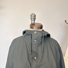 Charger l'image dans la galerie, Manteau imperméable unisexe Rains - Les Mal-Aimés ❤️‍🩹
