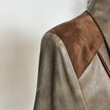 Charger l'image dans la galerie, Manteau en cuir Lavoie Morin cuir et fourrures
