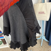 Charger l'image dans la galerie, Veste par-dessus Guy Laroche
