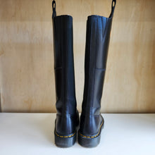 Charger l'image dans la galerie, Bottes en cuir montante Amaayah Dr. Martens - Les Mal-Aimés ❤️‍🩹
