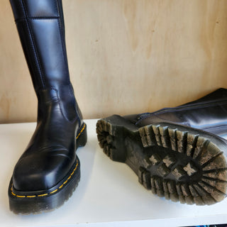 Bottes en cuir montante Amaayah Dr. Martens - Les Mal-Aimés ❤️‍🩹