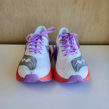 Charger l'image dans la galerie, Souliers de course Endorphin Pro 4 Saucony - Les Mal-Aimés ❤️‍🩹
