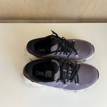 Charger l'image dans la galerie, Chaussures de course sur route Cloudflyer 4 On - Les Mal-Aimés ❤️‍🩹
