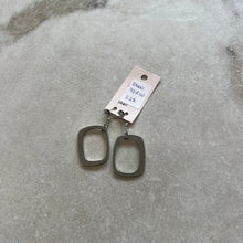 Charger l'image dans la galerie, Boucles d'oreilles #2860 Stella par Isabel Désy
