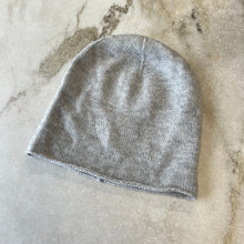 Charger l'image dans la galerie, Tuque en cachemire Naïf Montréal
