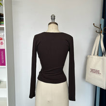 Charger l'image dans la galerie, Chandail Gentle Fawn
