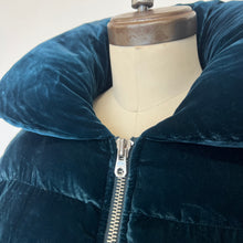 Charger l&#39;image dans la galerie, Manteau Sandro velours turquoise
