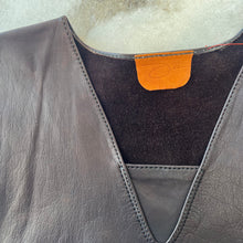 Charger l&#39;image dans la galerie, Robe en cuir vintage brune avec étoiles
