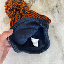 Charger l&#39;image dans la galerie, Tuque hiver bleu et orange Deux par Deux
