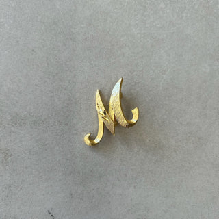 Broche lettre M