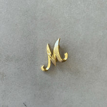 Charger l'image dans la galerie, Broche lettre M
