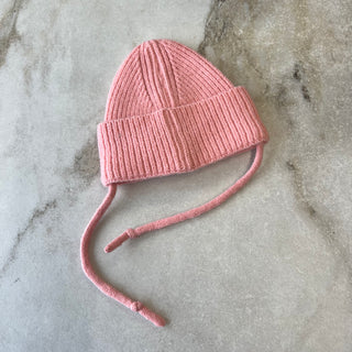 Bonnet mi-saison rose avec cordons Deux par Deux