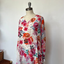 Charger l&#39;image dans la galerie, Robe en soie Max Volmary fleurie
