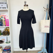 Charger l'image dans la galerie, Robe en coton Uniqlo UUU
