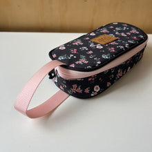Charger l&#39;image dans la galerie, Trousse à crayons bouquet fleurs Deux par Deux
