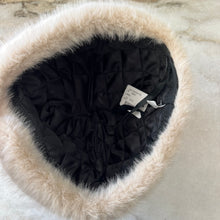 Charger l'image dans la galerie, Chapeau en fausse fourrure beige
