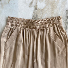 Charger l&#39;image dans la galerie, Pantalon Carla G beige
