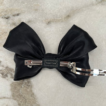 Charger l&#39;image dans la galerie, Pince à cheveux noire avec boucle Tian Tian
