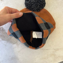 Charger l&#39;image dans la galerie, Tuque hiver cuivre et noir Deux par Deux
