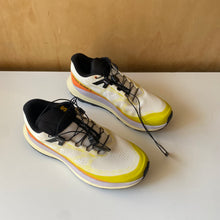 Charger l&#39;image dans la galerie, Chaussures de course Salomon Ultra Glide 2W trail running
