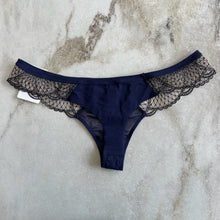 Charger l'image dans la galerie, Culotte tanga Reflet Minuit Simone Pérèle
