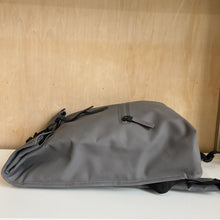 Charger l'image dans la galerie, Sac à dos Rolltop Rucksack Rains - Les Mal-Aimés ❤️‍🩹
