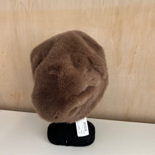 Chapeau en fausse fourrure brun