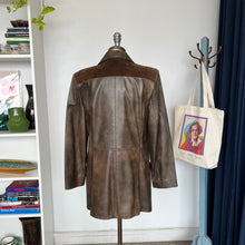 Charger l'image dans la galerie, Manteau en cuir Lavoie Morin cuir et fourrures
