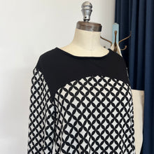 Charger l&#39;image dans la galerie, Chandail noir et blanc Voyou
