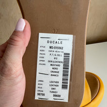 Charger l'image dans la galerie, Sandales en cuir Mago
