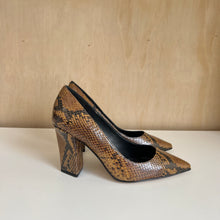 Charger l'image dans la galerie, Chaussures à talon haut Vince Camuto
