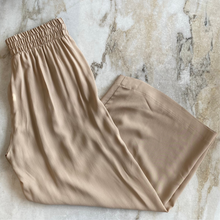 Charger l&#39;image dans la galerie, Pantalon Carla G beige
