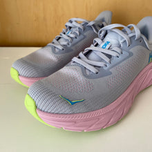 Charger l&#39;image dans la galerie, Chaussures de course Hoka W Arahi 7

