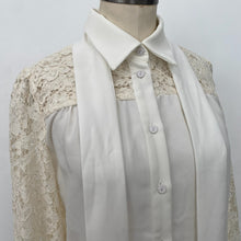 Charger l&#39;image dans la galerie, Blouse avec dentelle Co|te
