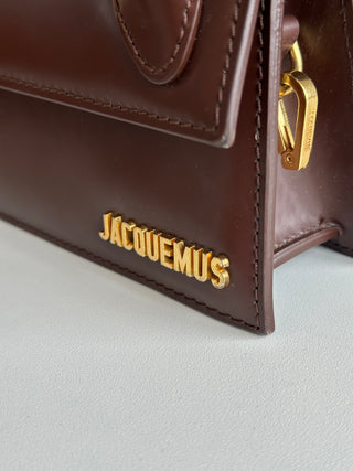 Sac à bandoulière long Chiquito brun Jacquemus - Les Mal-Aimés ❤️‍🩹