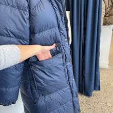 Charger l'image dans la galerie, Manteau long en duvet Fjall Raven Parka Expedition - Les Mal-Aimés ❤️‍🩹
