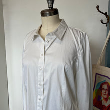 Charger l'image dans la galerie, Chemise blanche structurée premium Reitmans
