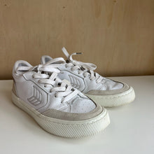 Charger l'image dans la galerie, Chaussures sport en cuir vintage Vallely unisexe Cariuma
