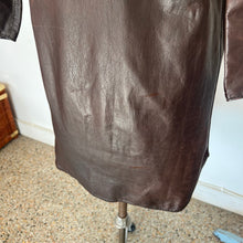 Charger l&#39;image dans la galerie, Robe en cuir vintage brune avec étoiles

