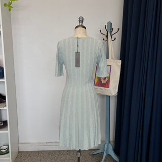 Robe menthe D. Exterior