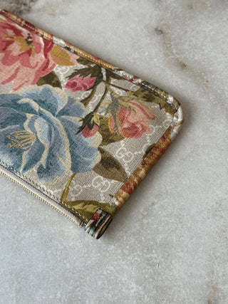 Pochette floral GG Supreme Gucci