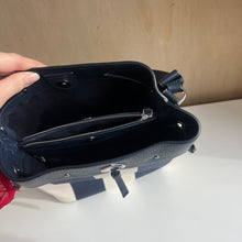 Charger l'image dans la galerie, Sac à main sceau Marti Kate Spade - Les Mal-Aimés ❤️‍🩹
