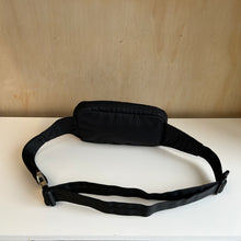 Charger l'image dans la galerie, Sac banane Main Caracter Aritzia
