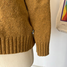 Charger l'image dans la galerie, Chandail en laine Lada Fjall Raven
