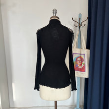 Charger l'image dans la galerie, Chandail col roulé en laine et soie Oscalito
