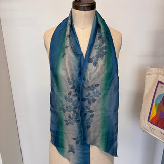 Foulard en soie paint à la main Cléo