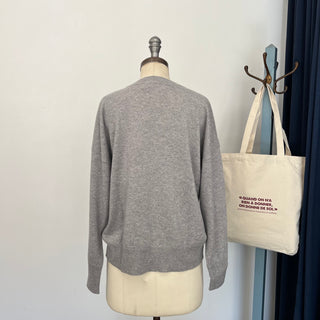Chandail en cachemire House of Liberty col rond gris *Nouvelles tailles*