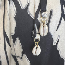 Charger l'image dans la galerie, Ensemble blouse et short en soie Shirta Porter
