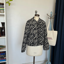 Charger l'image dans la galerie, Veste bomber jacket zébré Rino &amp; Pelle
