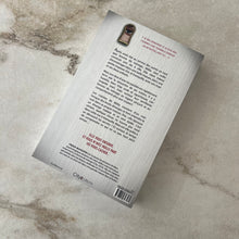 Charger l&#39;image dans la galerie, Livre La femme de ménage voit tout Freida McFadden
